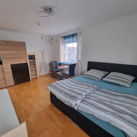 홈스테이 Privatzimmer Fuerth *